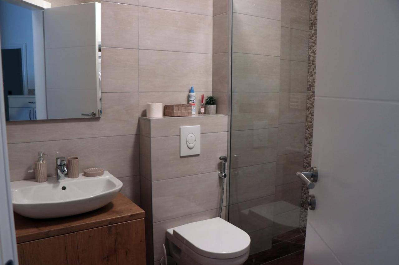 apartman Kami Tuzla Bagian luar foto